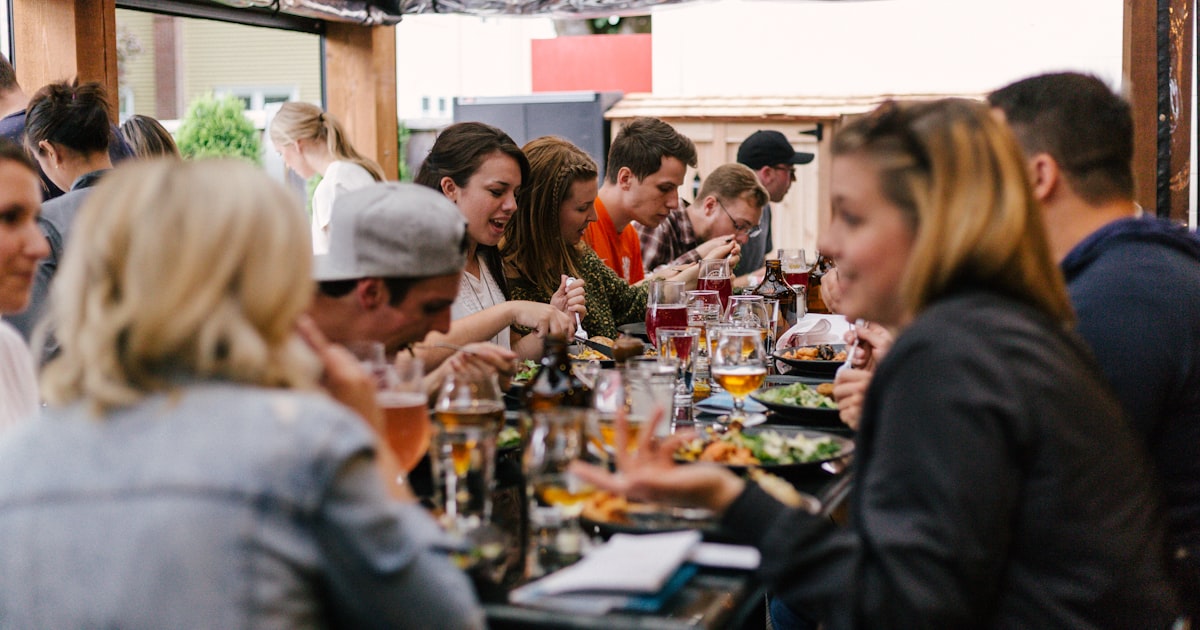 How to Introduce Yourself at Networking Events (Without the Elevator Pitch)